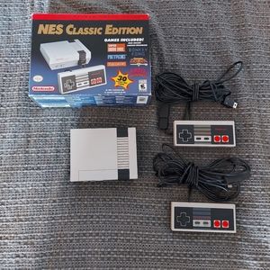 Nintendo NES Classic Edition Complete with poster and 2 Controller Works